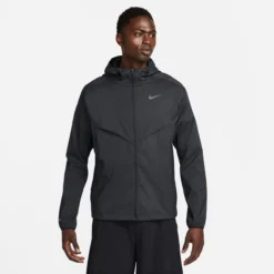 Nike Laufjacke Repel Lightweight Windrunner - Schwarz/Silber