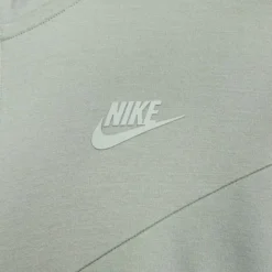 Nike Hoodie Tech Fleece Essentials Full Zip Lightweight - Grün/Schwarz -TTKX-KLEIDUNG SHOP 7ea0b5e86ba4