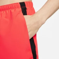 Nike Laufshorts Dri-FIT Challenger - Rot/Silber -TTKX-KLEIDUNG SHOP 8f3f02c057fd