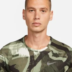 Nike Lauf T-Shirt Dri-FIT Miller Camo - Grün/Silber -TTKX-KLEIDUNG SHOP a94f8fcb94c9