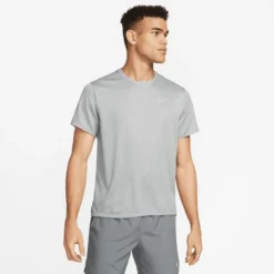 Nike Lauf T-Shirt Dri-FIT UV Miller - Grau/Silber