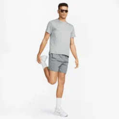 Nike Lauf T-Shirt Dri-FIT UV Miller - Grau/Silber -TTKX-KLEIDUNG SHOP e0f78114552a